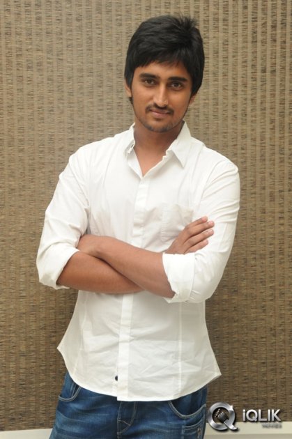 Prema-Ishq-Kaadhal-Team-Press-Meet